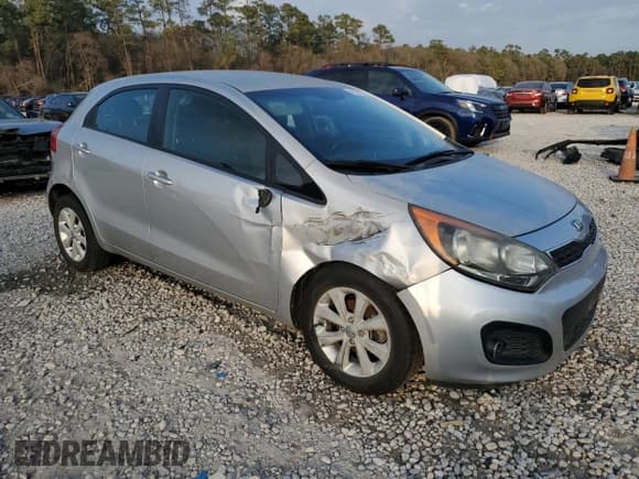 ✅ 2015 Kia Rio SX • VIN: KNADN5A33F6428768 • Lot: 43371585. Wystawiony na Copart z przebiegiem 141 318 mil. Bezpłatny archiwum sprzedaży aukcyjnych z USA i szczegółowy raport historii pojazdu na DreamBid. Zdjęcie 4.