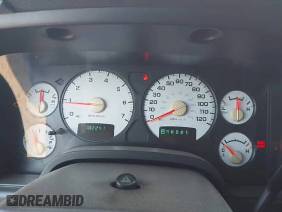 2003 Dodge 1500 ST z VIN 1D7HA18D93J657199, wystawiony jako IAAI lot #42851586 z przebiegiem 182 241 mil mil oraz . Historia ofert i sprzedaży dostępna na DreamBid. Obrazek 7.