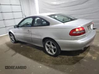 ✅ 2001 Volvo C70 SE • VIN: YV1NK53D01J024123 • Лот: 63195305. Опубликован ранее на Copart с пробегом 74 391 миль. Бесплатный доступ к архиву аукционных продаж из США и подробный отчёт об истории автомобиля на DreamBid. Изображение 2.