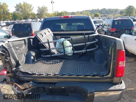 2012 Chevrolet Silverado 1500 LT z VIN 1GCPKSE7XCF216465, wystawiony jako IAAI lot #43358662 z przebiegiem 171 734 mil mil oraz . Historia ofert i sprzedaży dostępna na DreamBid. Obrazek 16.