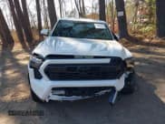 ✅ 2024 Toyota Tacoma TRD Sport Hybrid • VIN: 3TYLC5LN7RT015294 • Lot: 41886724. Listed on IAAI with 157 mi. Free auction sales archive from the USA and detailed vehicle history report at DreamBid. Image 12.