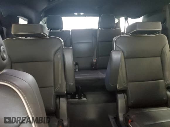 ✅ 2023 Chevrolet Suburban Premier • VIN: 1GNSCFKD2PR344574 • Lot: 86232995. Wystawiony na Copart z przebiegiem Nie podano. Bezpłatny archiwum sprzedaży aukcyjnych z USA i szczegółowy raport historii pojazdu na DreamBid. Zdjęcie 10.