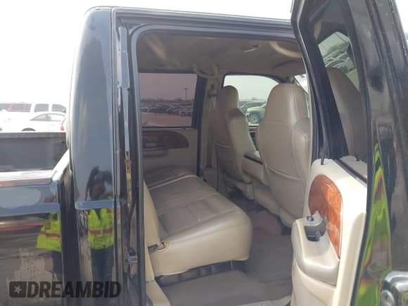 ✅ 2003 Ford F-350 XL • VIN: 1FTSW31S13EA48669 • Lot: 43638402. Listed on IAAI with 116,999 mi. Free auction sales archive from the USA and detailed vehicle history report at DreamBid. Image 8.