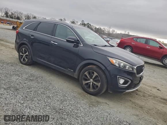✅ 2017 Kia Sorento EX • VIN: 5XYPHDA58HG323954 • Лот: 94382435. Опубликован ранее на Copart с пробегом 164 525 миль. Бесплатный доступ к архиву аукционных продаж из США и подробный отчёт об истории автомобиля на DreamBid. Изображение 4.