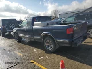 ✅ 1998 Chevrolet S-10 LS • VIN: 1GCCS19XXW8237764 • Лот: 84794834. Опубликован ранее на Copart с пробегом 70 387 миль. Бесплатный доступ к архиву аукционных продаж из США и подробный отчёт об истории автомобиля на DreamBid. Изображение 2.