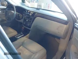 ✅ 2009 Cadillac DTS 1SA • VIN: 1G6KD57Y59U139362 • Lot: 43523962. Wystawiony na IAAI z przebiegiem 69 123 mil. Bezpłatny archiwum sprzedaży aukcyjnych z USA i szczegółowy raport historii pojazdu na DreamBid. Zdjęcie 5.