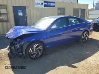 2025 Hyundai Elantra SEL Convenience с VIN KMHLS4DG5SU921076, выставлен на аукционе Copart как лот 87039365 с пробегом 22 432 миль миль и На запчасти • Non repairable. История ставок и продаж доступна на DreamBid. Изображение 1.