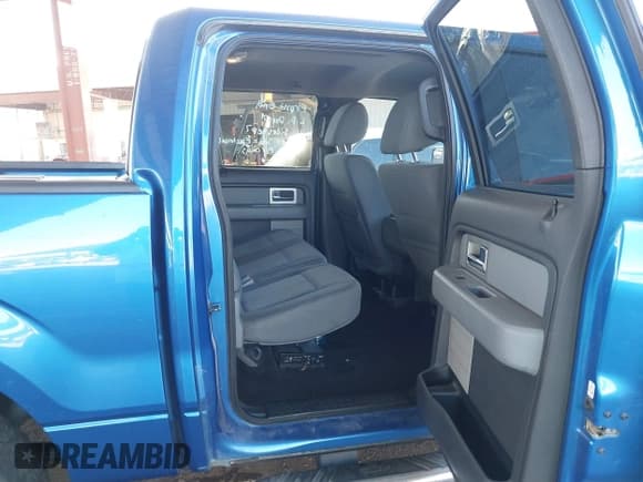 ✅ 2011 Ford F-150 XLT • VIN: 1FTFW1CF0BFB71104 • Lot: 43454215. Wystawiony na IAAI z przebiegiem 225 381 mil. Bezpłatny archiwum sprzedaży aukcyjnych z USA i szczegółowy raport historii pojazdu na DreamBid. Zdjęcie 8.