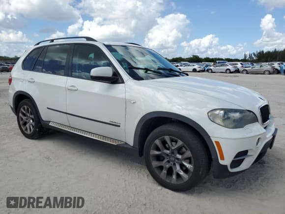 ✅ 2011 BMW X5 35i • VIN: 5UXZV4C59BL410044 • Lot: 84960515. Listed on Copart with 223,553 mi. Free auction sales archive from the USA and detailed vehicle history report at DreamBid. Image 4.