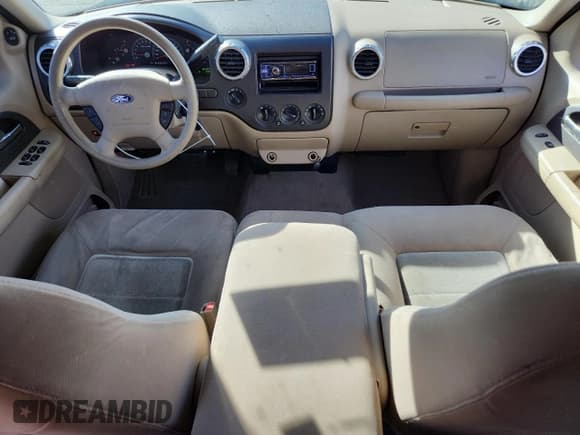 ✅ 2003 Ford Expedition XLT Value • VIN: 1FMPU16W63LB64422 • Лот: 91707545. Опубликован ранее на Copart с пробегом 164 224 миль. Бесплатный доступ к архиву аукционных продаж из США и подробный отчёт об истории автомобиля на DreamBid. Изображение 8.