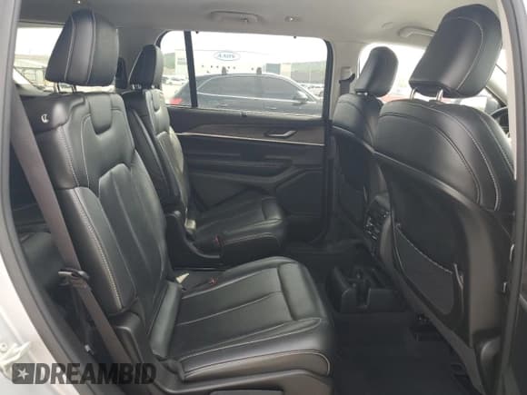 ✅ 2023 Jeep Grand Cherokee Limited • VIN: 1C4RJJBG2P8883373 • Лот: 81702445. Опубликован ранее на Copart с пробегом 53 499 миль. Бесплатный доступ к архиву аукционных продаж из США и подробный отчёт об истории автомобиля на DreamBid. Изображение 11.