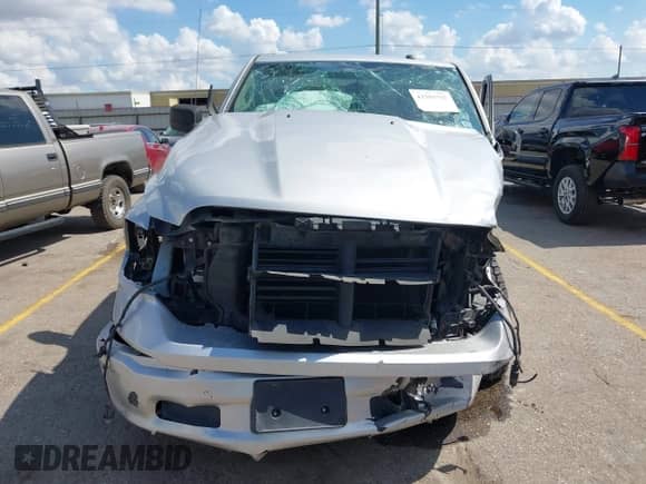 2016 Ram 1500 Express z VIN 3C6JR6AG4GG278048, wystawiony jako IAAI lot #43393792 z przebiegiem Nie podano mil oraz . Historia ofert i sprzedaży dostępna na DreamBid. Obrazek 12.