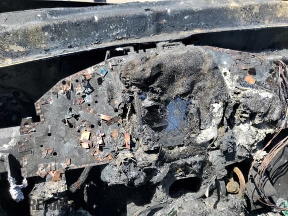 ✅ 2013 Mercedes-Benz E 350 Luxury • VIN: WDDHF2EB8DA674619 • Lot: 54166565. Listed on Copart with Not provided. Free auction sales archive from the USA and detailed vehicle history report at DreamBid. Image 9.