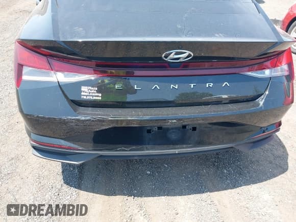 ✅ 2021 Hyundai Elantra SE • VIN: KMHLL4AG4MU166264 • Lot: 42833891. Listed on IAAI with 52,025 mi. Free auction sales archive from the USA and detailed vehicle history report at DreamBid. Image 12.