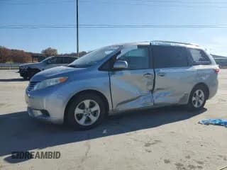 ✅ 2016 Toyota Sienna LE • VIN: 5TDKK3DC7GS713252 • Lot: 92930035. Listed on Copart with 94,723 mi. Free auction sales archive from the USA and detailed vehicle history report at DreamBid. Image 1.