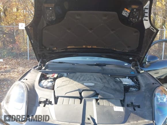 ✅ 2020 Porsche Cayenne • VIN: WP1AA2AY0LDA03395 • Lot: 43680422. Listed on IAAI with 39,526 mi. Free auction sales archive from the USA and detailed vehicle history report at DreamBid. Image 10.