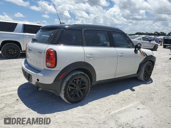 ✅ 2014 MINI Countryman • VIN: WMWZB3C52EWR40439 • Лот: 66077295. Опубликован ранее на Copart с пробегом 121 781 миль. Бесплатный доступ к архиву аукционных продаж из США и подробный отчёт об истории автомобиля на DreamBid. Изображение 3.