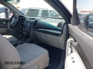 ✅ 2012 Kia Sorento LX • VIN: 5XYKT3A23CG254799 • Lot: 41976347. Listed on IAAI with 252,611 mi. Free auction sales archive from the USA and detailed vehicle history report at DreamBid. Image 5.