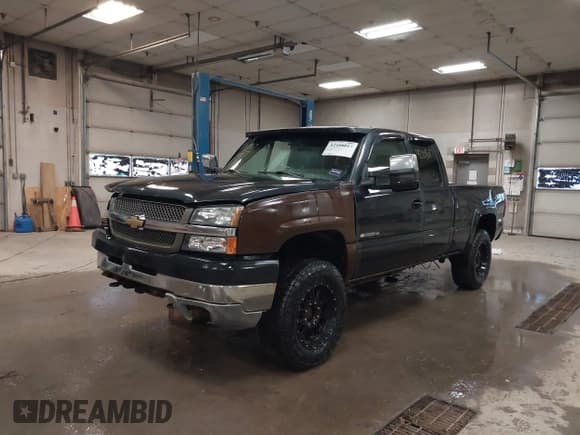 ✅ 2003 Chevrolet Silverado 2500HD LS • VIN: 1GCHK29G33E158624 • Lot: 42108017. Wystawiony na IAAI z przebiegiem 174 462 mil. Bezpłatny archiwum sprzedaży aukcyjnych z USA i szczegółowy raport historii pojazdu na DreamBid. Zdjęcie 2.