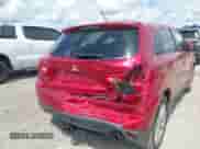 2014 Mitsubishi Outlander ES z VIN 4A4AR3AUXEE026377, wystawiony jako IAAI lot #43252186 z przebiegiem 79 249 mil mil oraz . Historia ofert i sprzedaży dostępna na DreamBid. Obrazek 6.