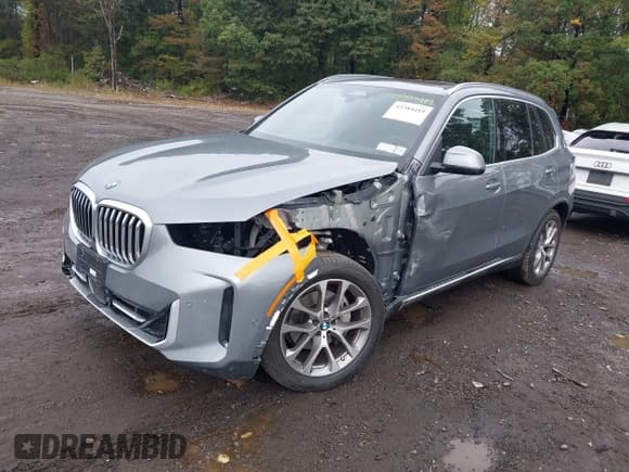 ✅ 2024 BMW X5 xDrive40i • VIN: 5UX23EU01R9W15896 • Lot: 43384419. Listed on IAAI with 12,737 mi. Free auction sales archive from the USA and detailed vehicle history report at DreamBid. Image 18.