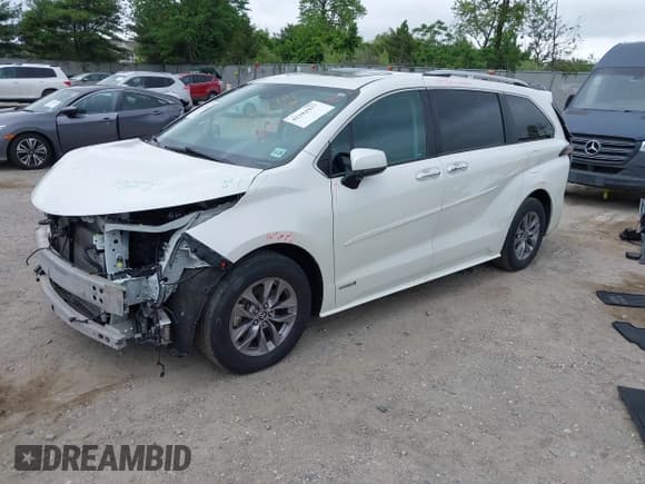 ✅ 2021 Toyota Sienna XLE • VIN: 5TDYSKFC6MS002087 • Lot: 42182937. Listed on IAAI with 63,192 mi. Free auction sales archive from the USA and detailed vehicle history report at DreamBid. Image 20.