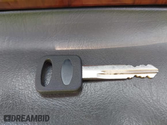 ✅ 1999 Ford F-250 XL • VIN: 1FTNF21L4XED69711 • Lot: 42912359. Listed on IAAI with 244,818 mi. Free auction sales archive from the USA and detailed vehicle history report at DreamBid. Image 11.