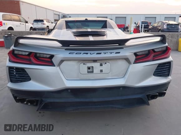 ✅ 2020 Chevrolet Corvette 3LT • VIN: 1G1Y83D43L5109711 • Lot: 43085749. Wystawiony na IAAI z przebiegiem 27 395 mil. Bezpłatny archiwum sprzedaży aukcyjnych z USA i szczegółowy raport historii pojazdu na DreamBid. Zdjęcie 16.