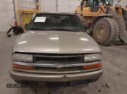 ✅ 2003 Chevrolet S-10 LS • VIN: 1GCCS19X738157401 • Лот: 41898234. Опубликован ранее на IAAI с пробегом 184 595 миль. Бесплатный доступ к архиву аукционных продаж из США и подробный отчёт об истории автомобиля на DreamBid. Изображение 6.