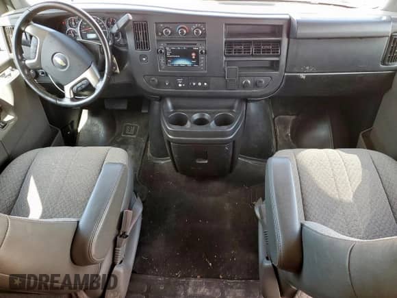 2017 Chevrolet Express Passenger LT с VIN 1GAWGFFF5H1129306, выставлен на аукционе Copart как лот 64026085 с пробегом 63 942 миль миль и Списание • Salvage title. История ставок и продаж доступна на DreamBid. Изображение 8.