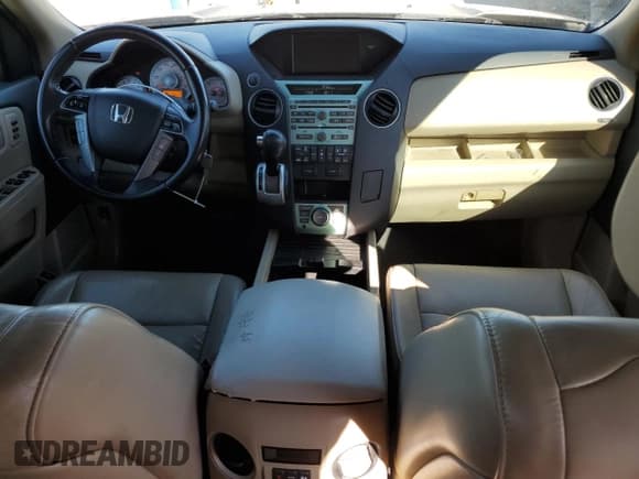 ✅ 2011 Honda Pilot Touring • VIN: 5FNYF3H96BB049732 • Lot: 91220855. Listed on Copart with 175,533 mi. Free auction sales archive from the USA and detailed vehicle history report at DreamBid. Image 8.