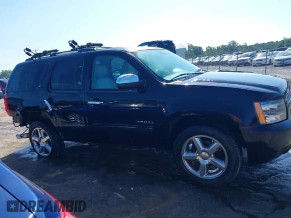 ✅ 2014 Chevrolet Tahoe LT • VIN: 1GNSCBE04ER174393 • Lot: 42513064. Listed on IAAI with 227,640 mi. Free auction sales archive from the USA and detailed vehicle history report at DreamBid. Image 13.