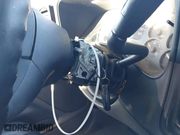 2005 Chevrolet Tahoe LS with VIN 1GNEC13V85J176815, listed as a IAAI auction lot 43567136 with 152,649 mi miles and . Bid and sale history available at DreamBid. Image 6.