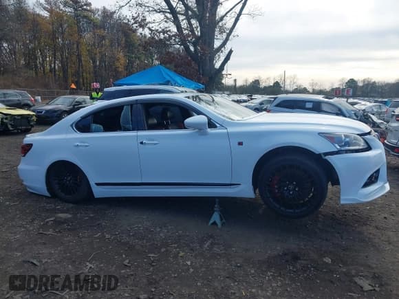 ✅ 2015 Lexus LS 460 • VIN: JTHCL5EF4F5023113 • Lot: 43713071. Listed on IAAI with 72,626 mi. Free auction sales archive from the USA and detailed vehicle history report at DreamBid. Image 13.