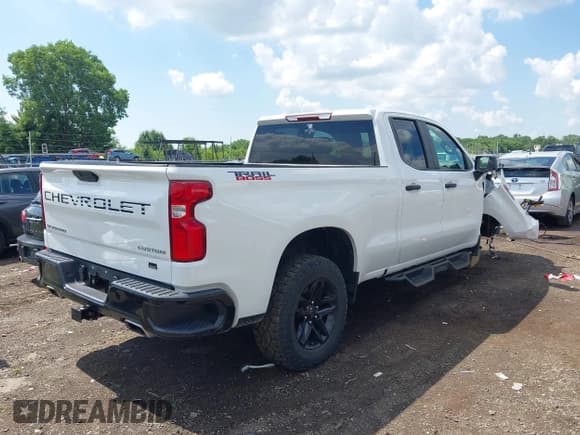 ✅ 2020 Chevrolet Silverado 1500 Custom Trail Boss • VIN: 1GCRYCEF9LZ176799 • Лот: 42632796. Опубликован ранее на IAAI с пробегом 81 870 миль. Бесплатный доступ к архиву аукционных продаж из США и подробный отчёт об истории автомобиля на DreamBid. Изображение 4.