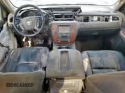 ✅ 2007 Chevrolet Silverado 2500HD 2LT • VIN: 1GCHK23687F506319 • Лот: 67235385. Опубликован ранее на Copart с пробегом 182 255 миль. Бесплатный доступ к архиву аукционных продаж из США и подробный отчёт об истории автомобиля на DreamBid. Изображение 8.