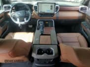 ✅ 2024 Toyota Tundra 1794 Edition • VIN: 5TFMA5DB4RX193670 • Lot: 70833105. Wystawiony na Copart z przebiegiem 5 963 mil. Bezpłatny archiwum sprzedaży aukcyjnych z USA i szczegółowy raport historii pojazdu na DreamBid. Zdjęcie 8.