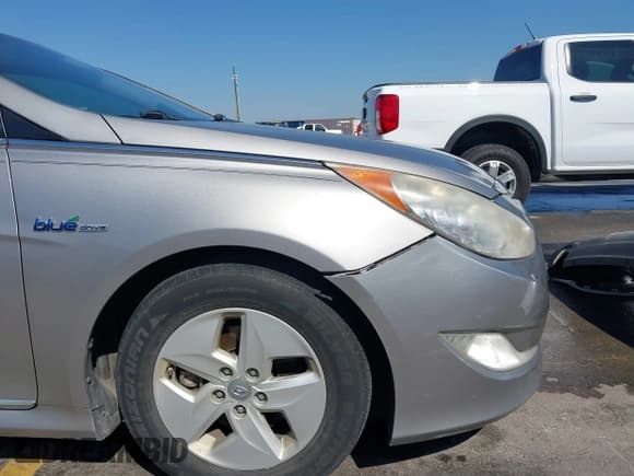 ✅ 2011 Hyundai Sonata Hybrid • VIN: KMHEC4A47BA006439 • Lot: 43355728. Listed on IAAI with 156,270 mi. Free auction sales archive from the USA and detailed vehicle history report at DreamBid. Image 15.