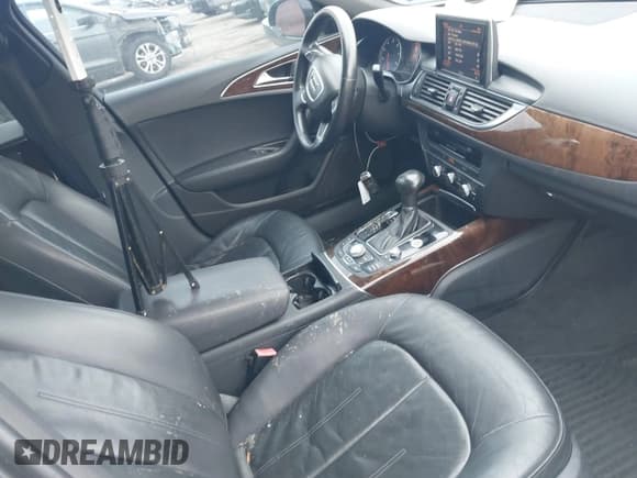 ✅ 2012 Audi A6 Premium Plus • VIN: WAUDFAFC7CN120261 • Lot: 41566292. Wystawiony na IAAI z przebiegiem 164 022 mil. Bezpłatny archiwum sprzedaży aukcyjnych z USA i szczegółowy raport historii pojazdu na DreamBid. Zdjęcie 5.