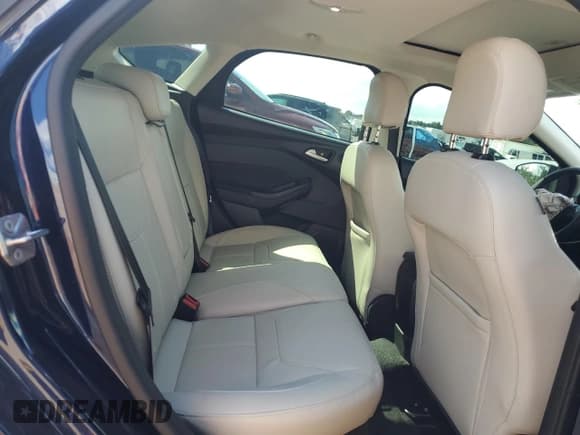 ✅ 2017 Ford Focus Titanium • VIN: 1FADP3N29HL342166 • Lot: 70855945. Wystawiony na Copart z przebiegiem 41 122 mil. Bezpłatny archiwum sprzedaży aukcyjnych z USA i szczegółowy raport historii pojazdu na DreamBid. Zdjęcie 10.