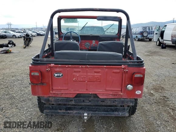✅ 1976 Jeep CJ • VIN: J6F83AH000431 • Lot: 70893695. Wystawiony na Copart z przebiegiem 76 377 mil. Bezpłatny archiwum sprzedaży aukcyjnych z USA i szczegółowy raport historii pojazdu na DreamBid. Zdjęcie 6.