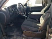 ✅ 2008 Chevrolet Silverado 2500HD Work Truck • VIN: 1GCHK23K28F192231 • Lot: 71207214. Wystawiony na Copart z przebiegiem 166 211 mil. Bezpłatny archiwum sprzedaży aukcyjnych z USA i szczegółowy raport historii pojazdu na DreamBid. Zdjęcie 7.