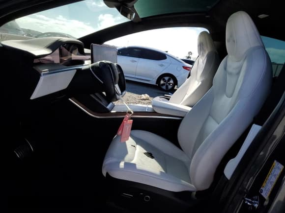 ✅ 2022 Tesla Model X • VIN: 7SAXCAE57NF343626 • Lot: 80149405. Wystawiony na Copart z przebiegiem 74 961 mil. Bezpłatny archiwum sprzedaży aukcyjnych z USA i szczegółowy raport historii pojazdu na DreamBid. Zdjęcie 7.