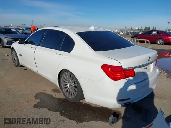 ✅ 2012 BMW 7 Series 750Li • VIN: WBAKB8C58CC964225 • Лот: 41228368. Опубликован ранее на IAAI с пробегом 94 583 миль. Бесплатный доступ к архиву аукционных продаж из США и подробный отчёт об истории автомобиля на DreamBid. Изображение 3.