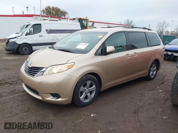 ✅ 2012 Toyota Sienna LE • VIN: 5TDKK3DC9CS206203 • Lot: 43658878. Listed on IAAI with 133,763 mi. Free auction sales archive from the USA and detailed vehicle history report at DreamBid. Image 17.