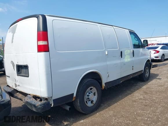 ✅ 2009 Chevrolet Express Cargo • VIN: 1GCGG25C191184204 • Lot: 42549573. Listed on IAAI with 258,740 mi. Free auction sales archive from the USA and detailed vehicle history report at DreamBid. Image 4.
