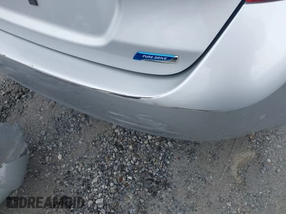 ✅ 2015 Nissan Note SV • VIN: 3N1CE2CP5FL392121 • Lot: 42370584. Wystawiony na IAAI z przebiegiem 181 264 mil. Bezpłatny archiwum sprzedaży aukcyjnych z USA i szczegółowy raport historii pojazdu na DreamBid. Zdjęcie 15.