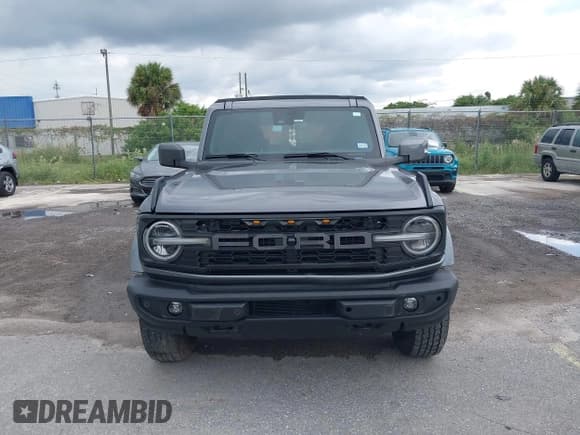 ✅ 2023 Ford Bronco • VIN: 1FMEE5BP0PLB18858 • Lot: 43179647. Wystawiony na IAAI z przebiegiem 38 479 mil. Bezpłatny archiwum sprzedaży aukcyjnych z USA i szczegółowy raport historii pojazdu na DreamBid. Zdjęcie 12.