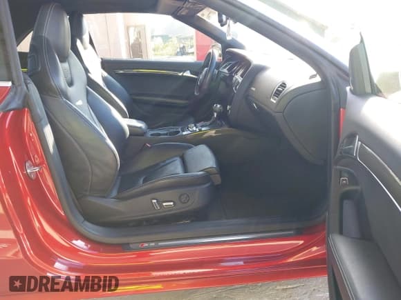 ✅ 2014 Audi S5 Premium Plus • VIN: WAUCGAFH0EN008022 • Лот: 43777994. Опубликован ранее на IAAI с пробегом 46 461 миль. Бесплатный доступ к архиву аукционных продаж из США и подробный отчёт об истории автомобиля на DreamBid. Изображение 5.