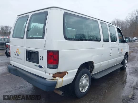 ✅ 2012 Ford Econoline Passenger XL • VIN: 1FBNE3BL3CDA16422 • Lot: 41631494. Wystawiony na IAAI z przebiegiem 227 484 mil. Bezpłatny archiwum sprzedaży aukcyjnych z USA i szczegółowy raport historii pojazdu na DreamBid. Zdjęcie 4.